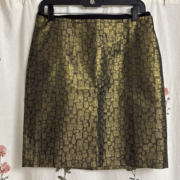 Loft Skirt - Picture 1 of 3